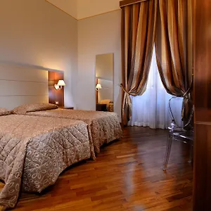 https://hotel-golden-rome.it-romehotels.com